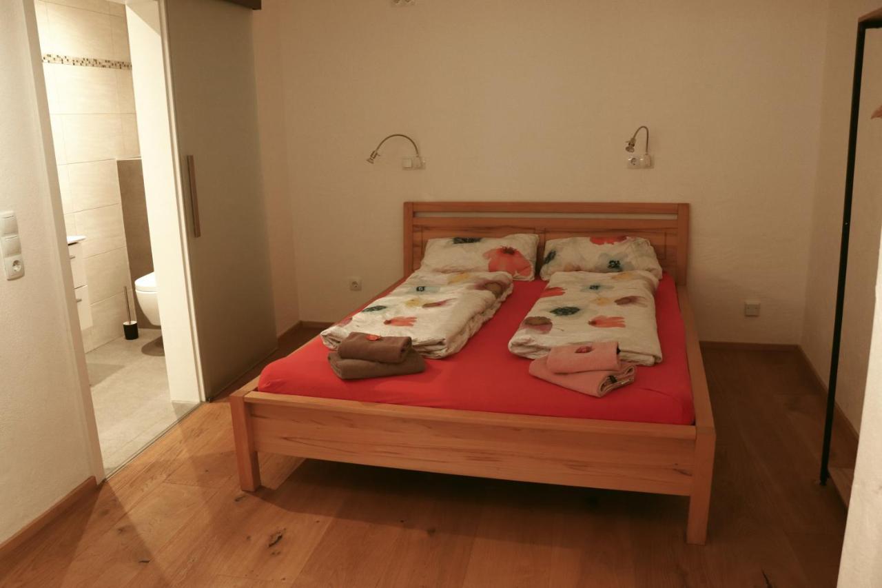 Stilvolle Wohnung Auf 50 M² Mit Parkplatz Und Wifi Kraiburg am Inn Eksteriør billede